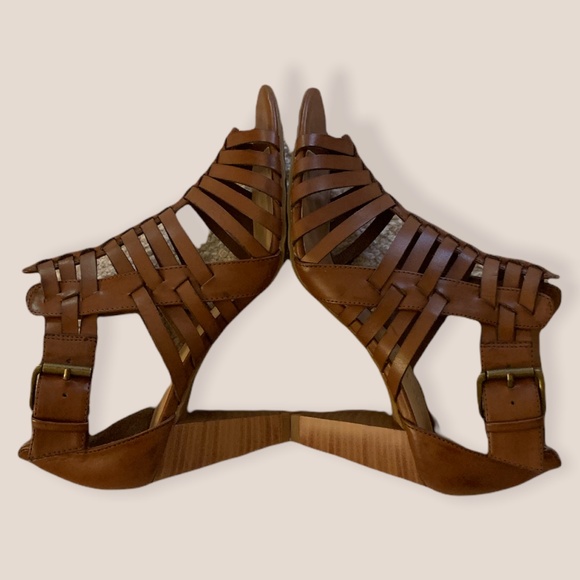 EUC Nine & Co. "JJ Stylish" Gladiator Sandal, Brown Vegan Leather - Picture 5 of 11